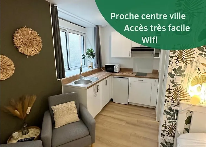 Le Vegetal / Nay Centre